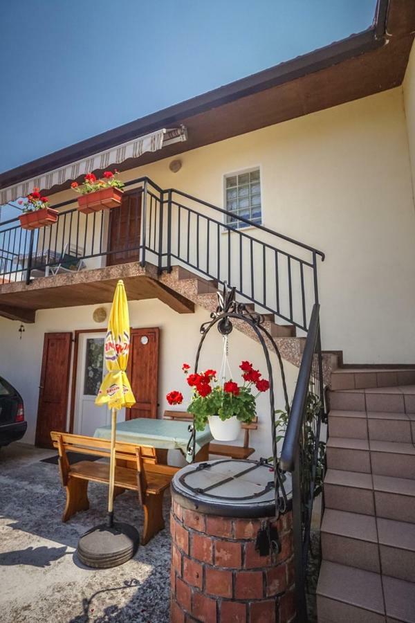 Apartment Sandra ウマグ エクステリア 写真