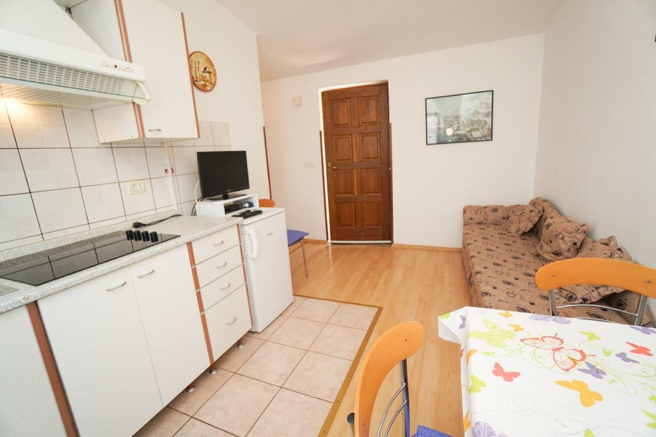 Apartment Sandra ウマグ エクステリア 写真