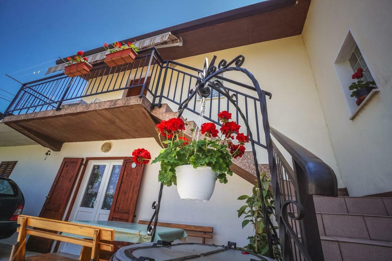 Apartment Sandra ウマグ エクステリア 写真