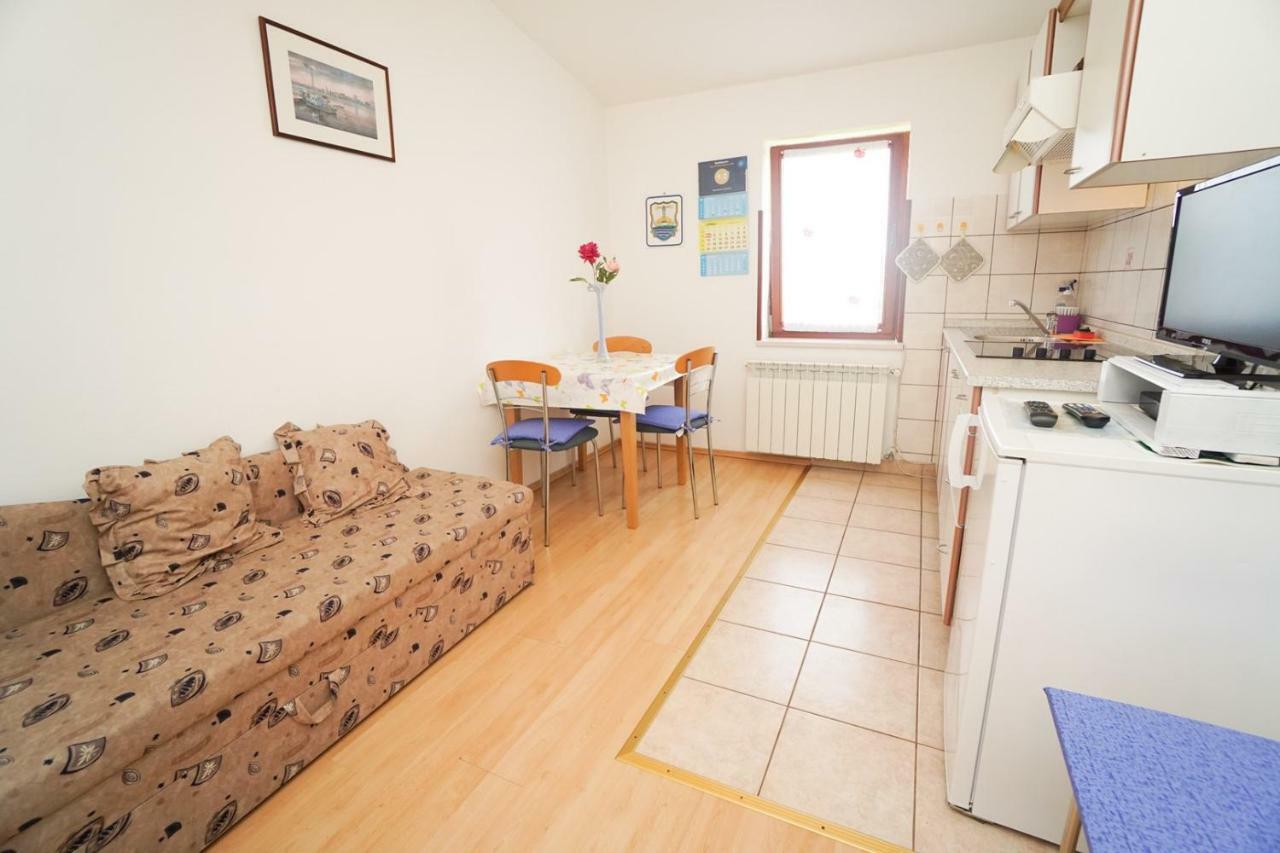 Apartment Sandra ウマグ エクステリア 写真